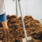 pexels.com foto af Anna Tarazevich: Greenhouse soil preparation